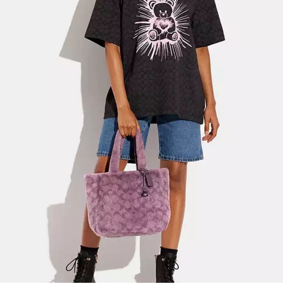 Coach Tote 28 In Signature Shearling in Dusty Purple (New! Dustbag included) - Picture 9 of 9